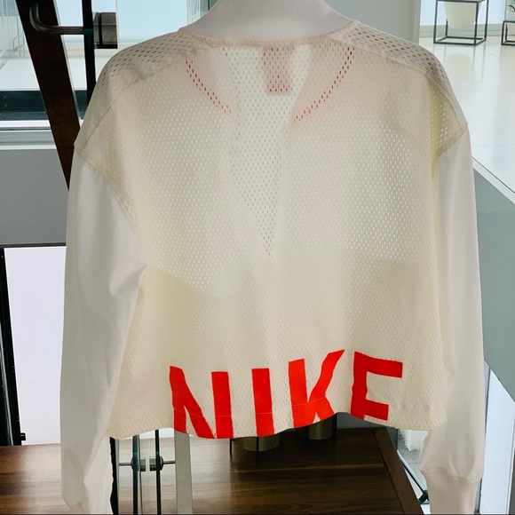 Nike Women’s Mesh Jacket - Size M - Picture 3 of 7